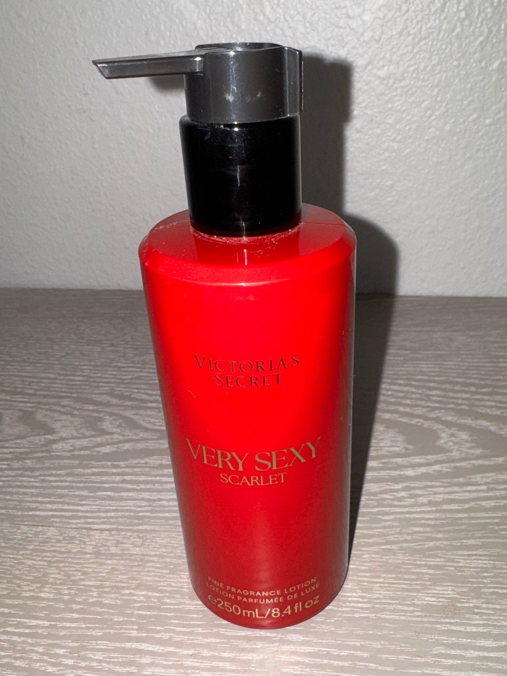 Victorias Secret Very Sexy scarlet fragrance Lotion 8.4oz
